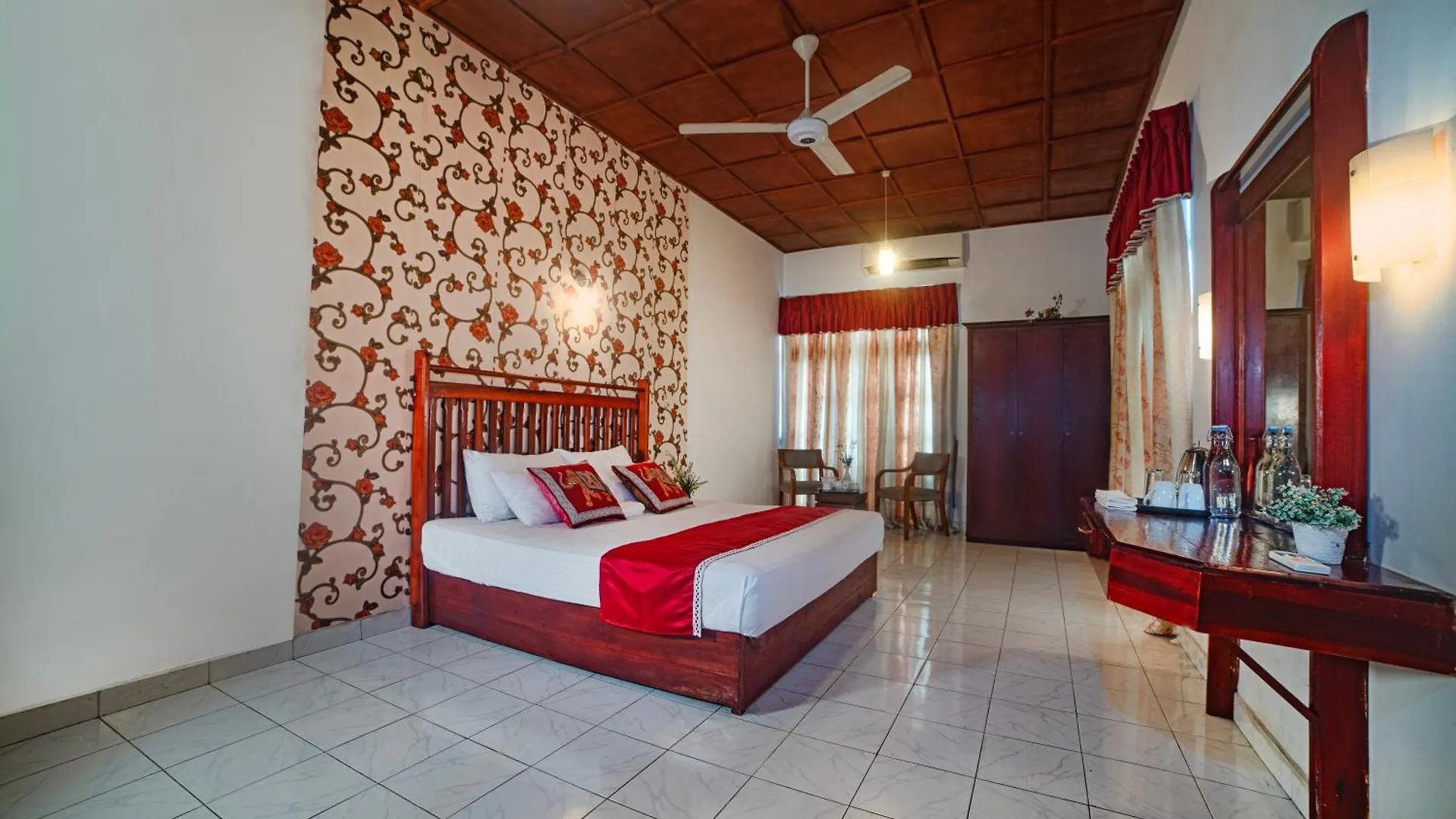 Hotel King Ray By Tbs Kandy